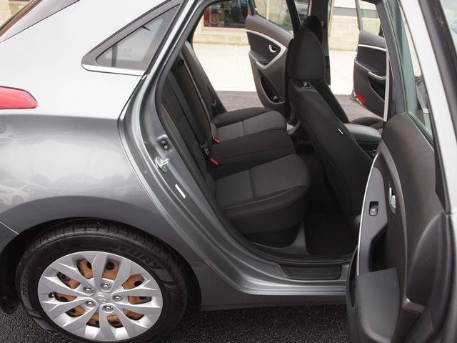 Used 2016 Hyundai Elantra GT FWD image 7