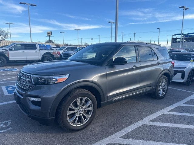 Used 2022 Ford Explorer Limited image 1