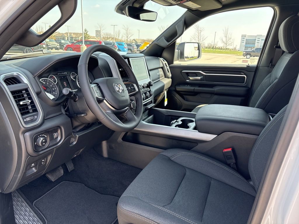 New 2026 RAM 1500 4x4 Crew Cab image 7