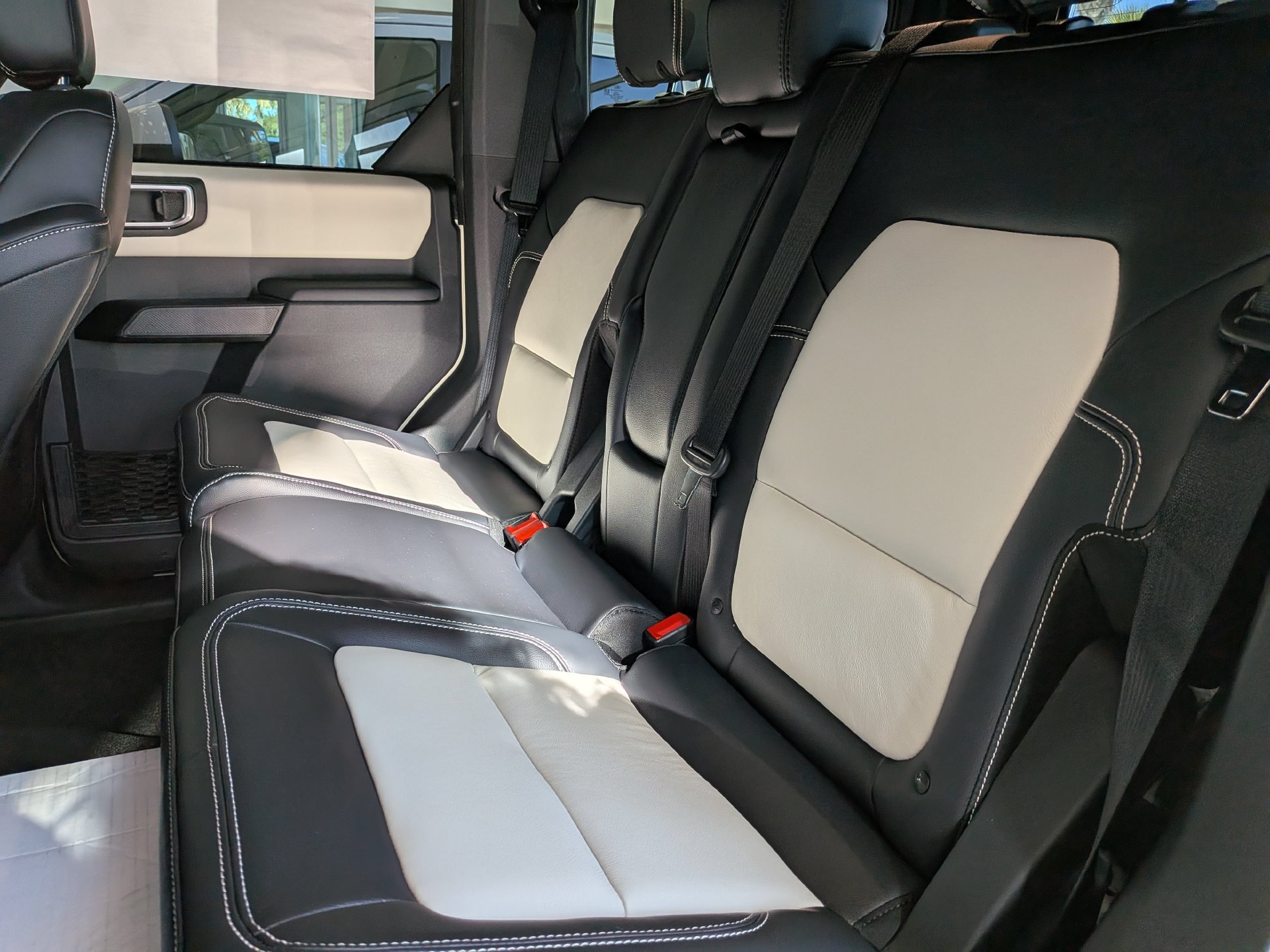 New 2026 Ford Bronco Outer Banks w/ Sasquatch Package AWD/4WD image 14