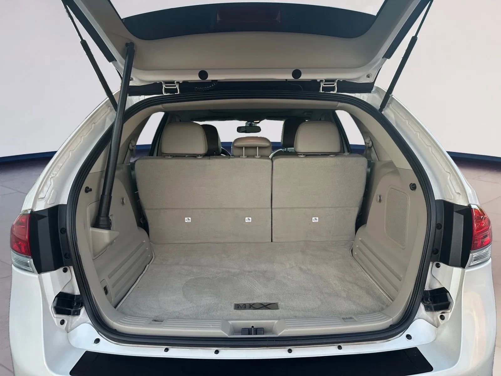 Used 2015 Lincoln MKX FWD w/ Equipment Group 102A image 19