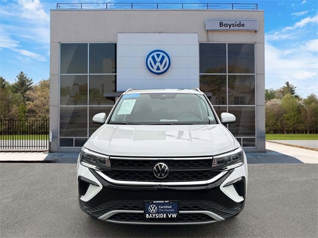 Certified 2022 Volkswagen Taos SE w/ Panoramic Sunroof Package image 8