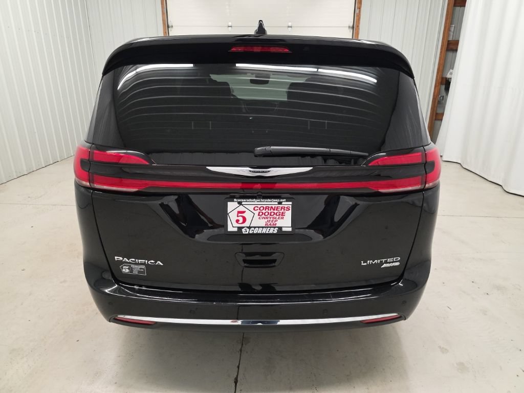 Used 2026 Chrysler Pacifica Limited AWD/4WD image 4