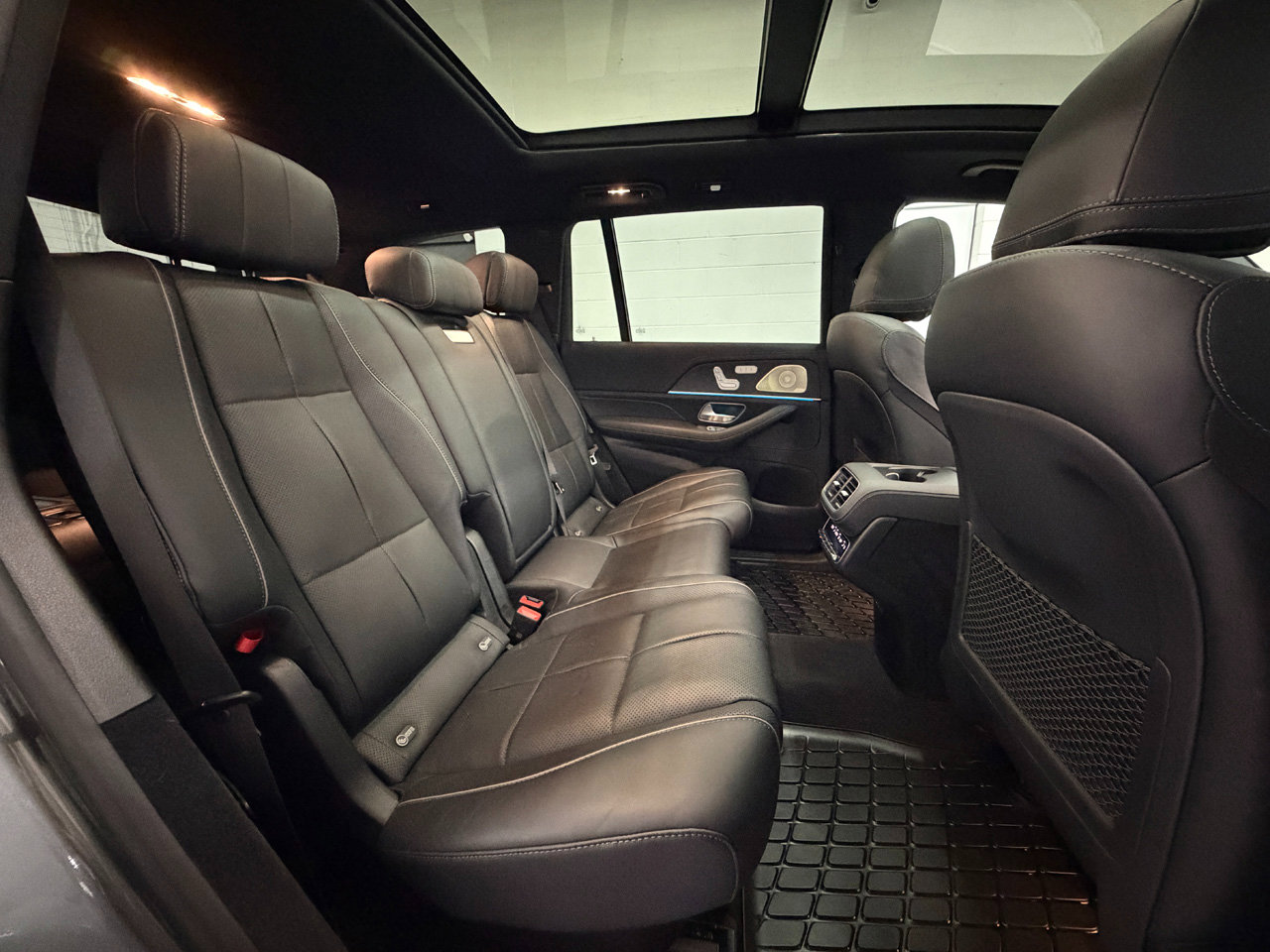 Used 2022 Mercedes-Benz GLS 580 4MATIC image 23
