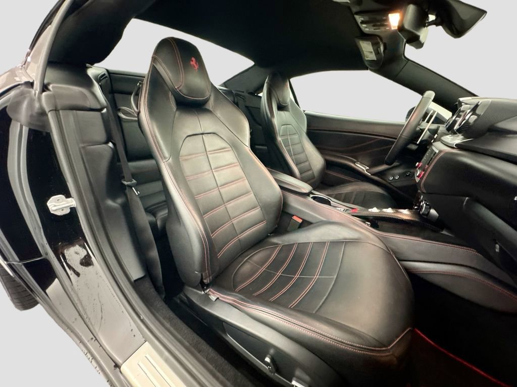 Used 2017 Ferrari California T image 31