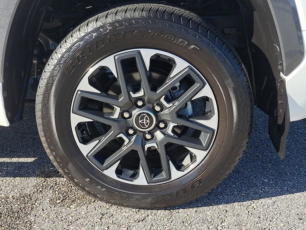 Used 2024 Toyota Tundra Limited image 5