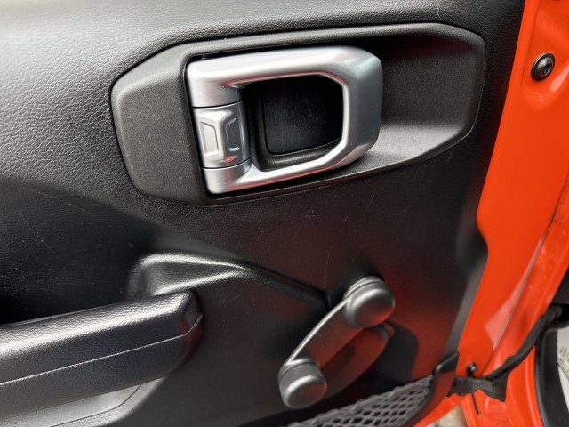 Used 2018 Jeep Wrangler Unlimited Sport image 14