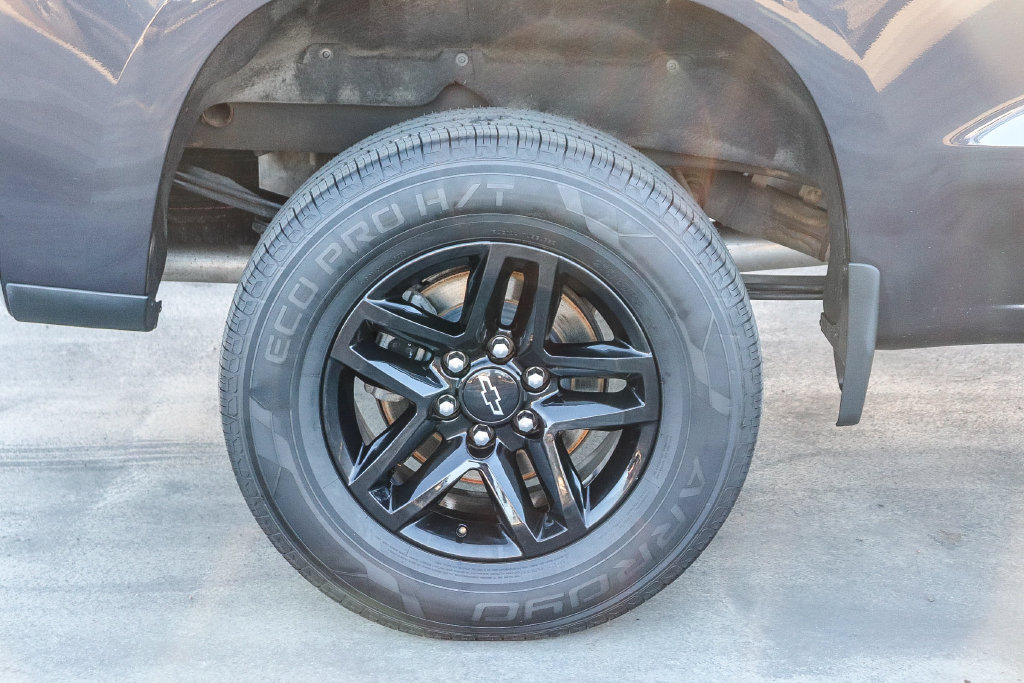 Used 2024 Chevrolet Silverado 1500 LT Trail Boss w/ Convenience Package II AWD/4WD image 12