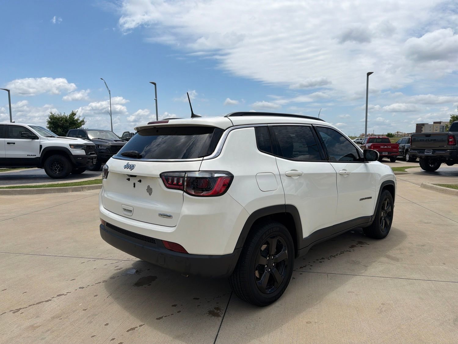 Used 2020 Jeep Compass Latitude FWD image 5