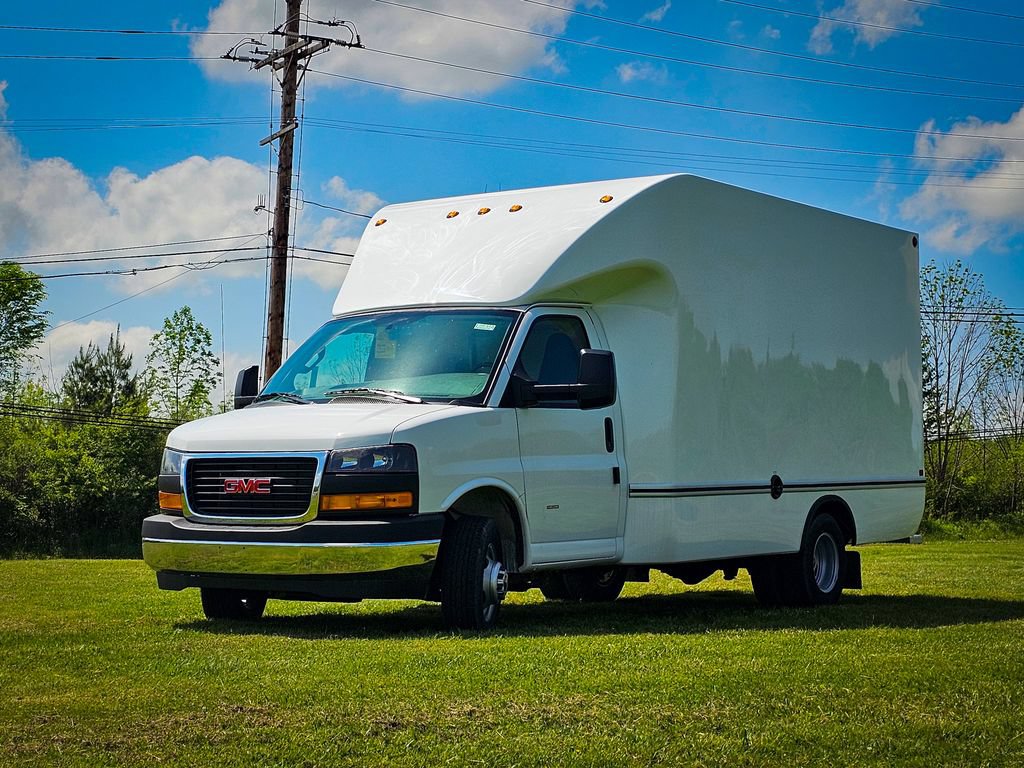 New 2026 GMC Savana 3500 w/ Power Convenience Package RWD image 7