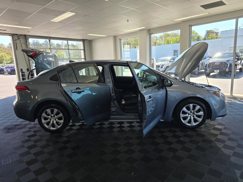 Used 2023 Toyota Corolla LE FWD image 17