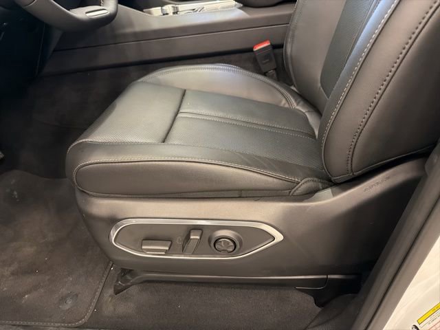 New 2026 Jeep Grand Wagoneer 4WD image 17