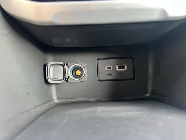 Certified 2023 GMC Acadia SLE w/ Driver Convenience Package FWD image 21