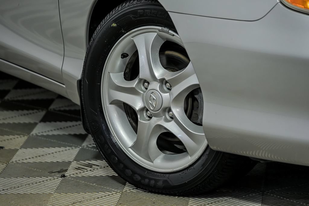 Used 2001 Hyundai Tiburon FWD image 3