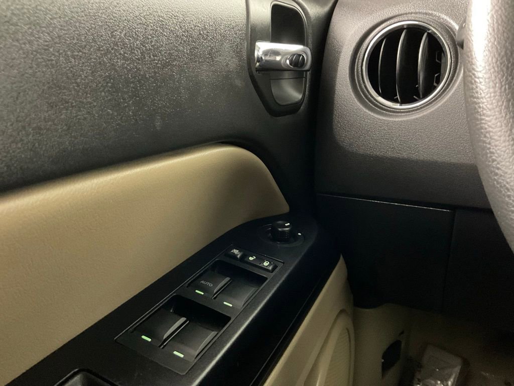 Used 2014 Jeep Patriot Sport w/ Power Value Group FWD image 19