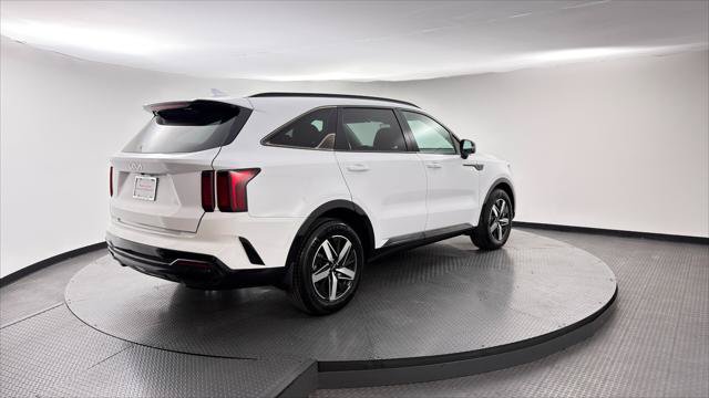 Used 2022 Kia Sorento S FWD image 8