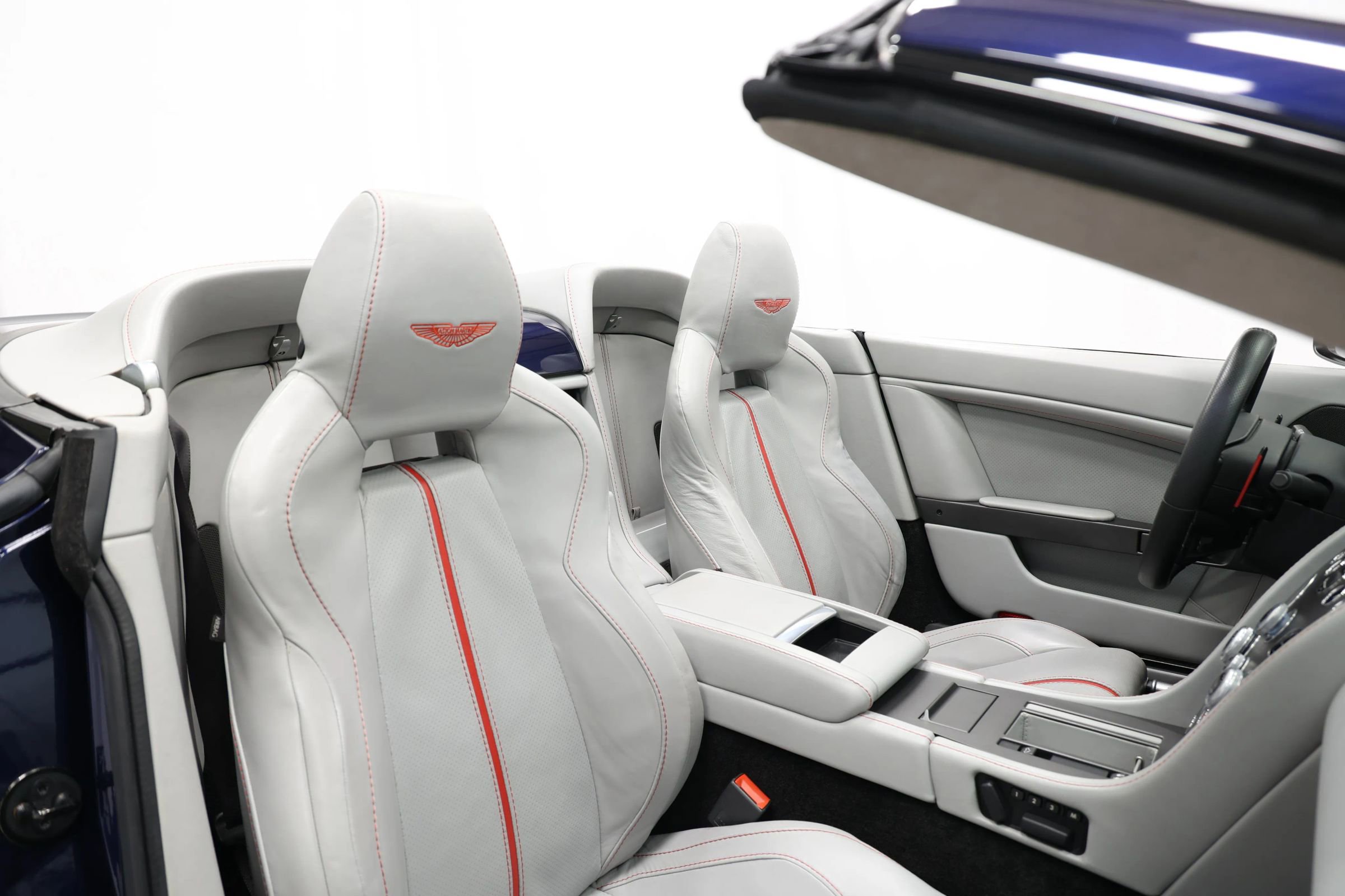 Used 2016 Aston Martin V8 Vantage GT RWD image 63