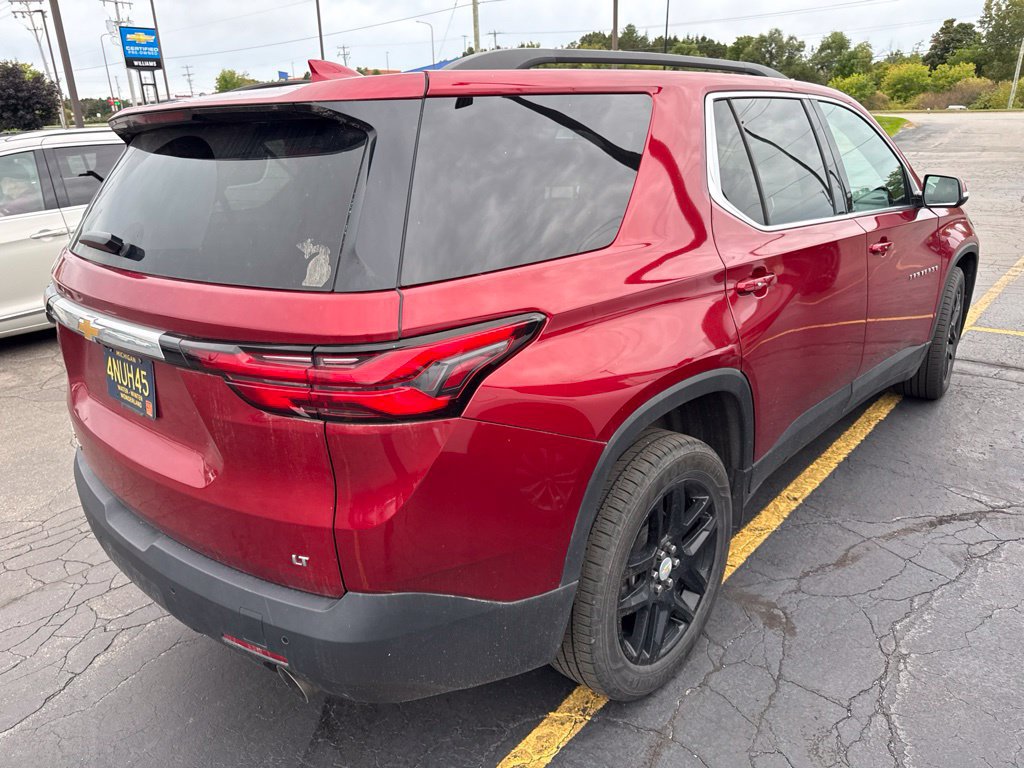 Used 2023 Chevrolet Traverse LT AWD/4WD image 3