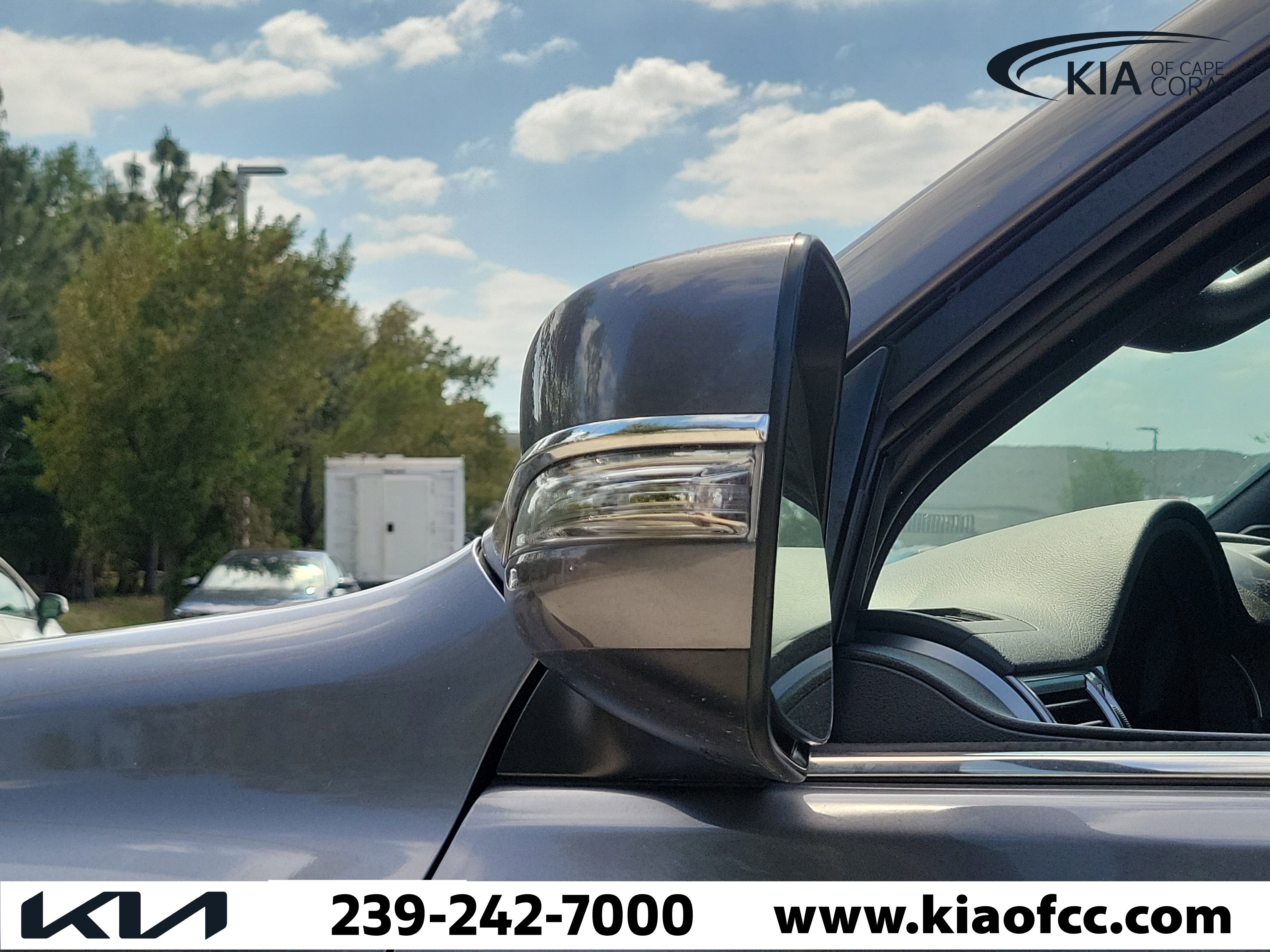 Used 2023 Lexus GX 460 Premium w/ Accessory Package image 9