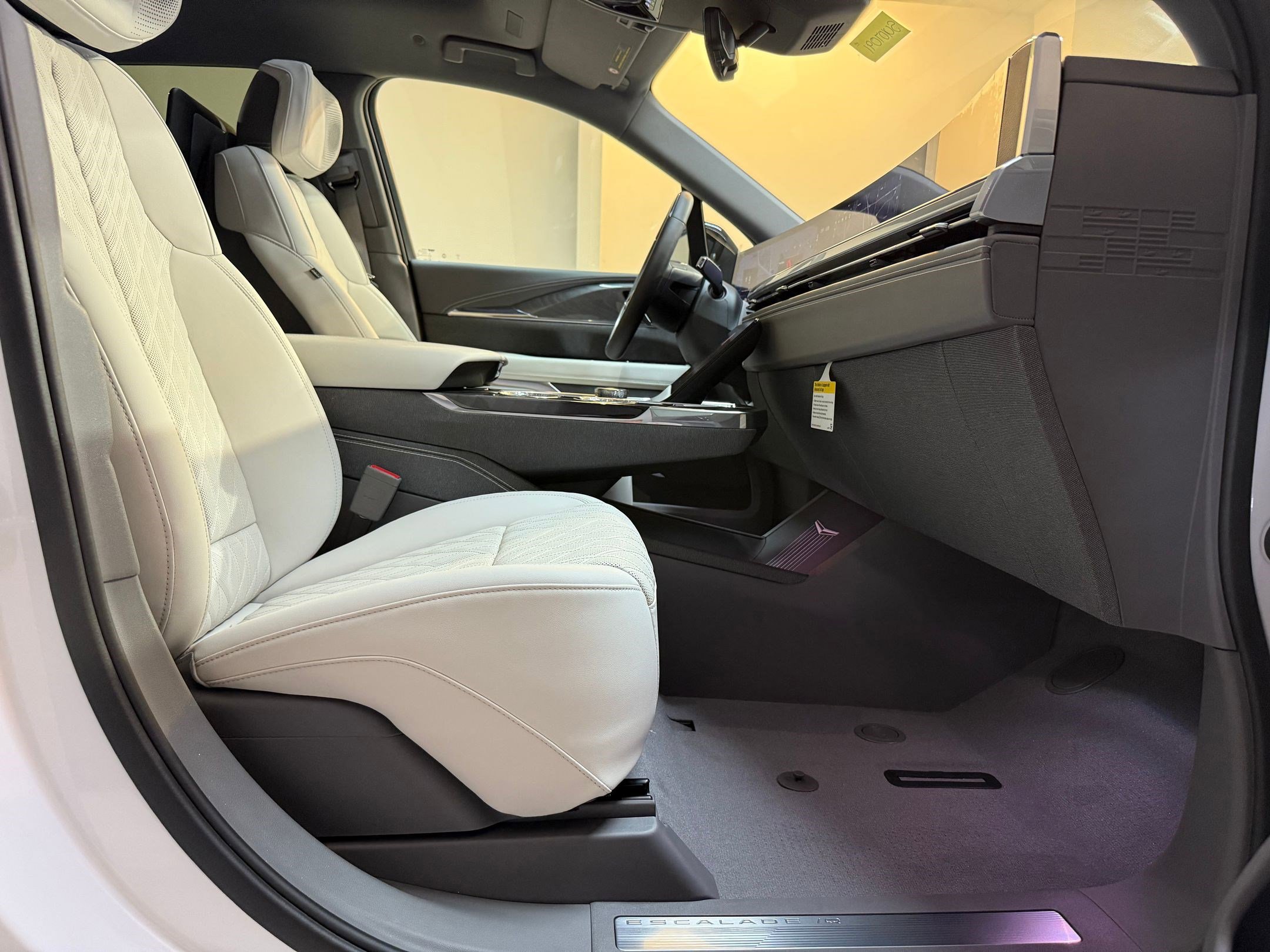 New 2025 Cadillac Escalade IQ Luxury 1 w/ Smart Trailering package image 57