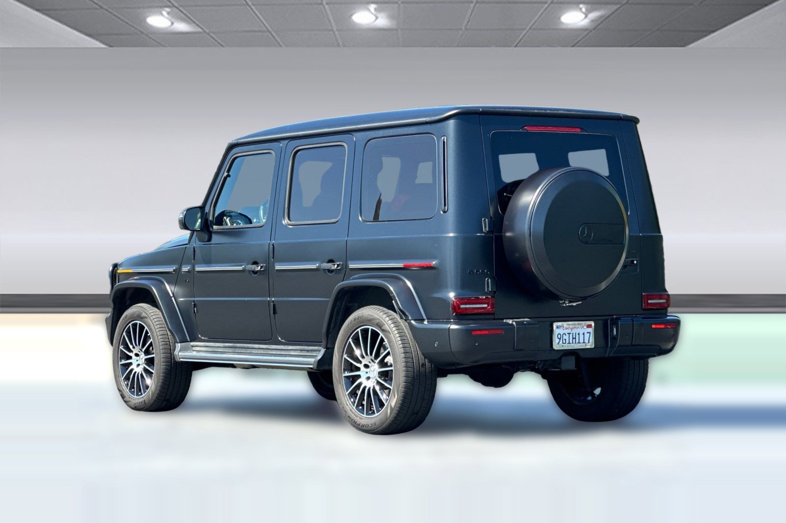 Used 2023 Mercedes-Benz G 550 image 3