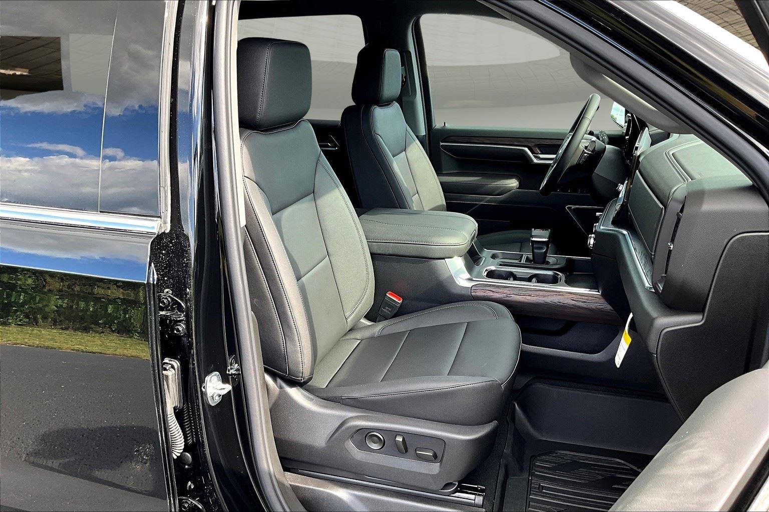 New 2026 GMC Sierra 1500 SLT w/ SLT Premium Plus Package image 10