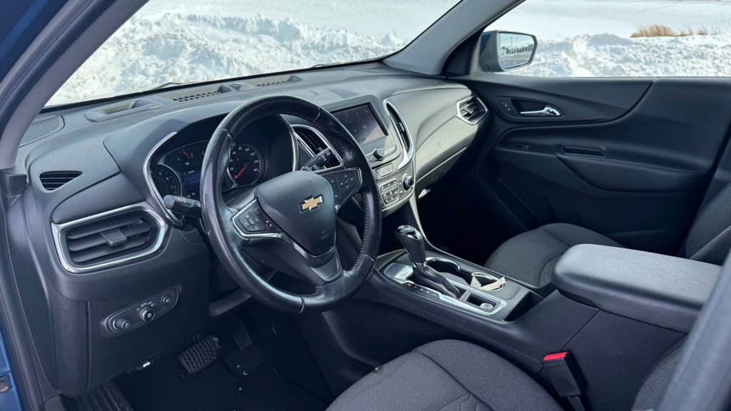 Used 2020 Chevrolet Equinox LT w/ Driver Convenience Package image 13