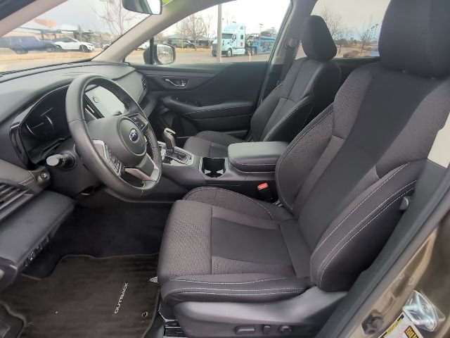 Used 2025 Subaru Outback Premium image 12