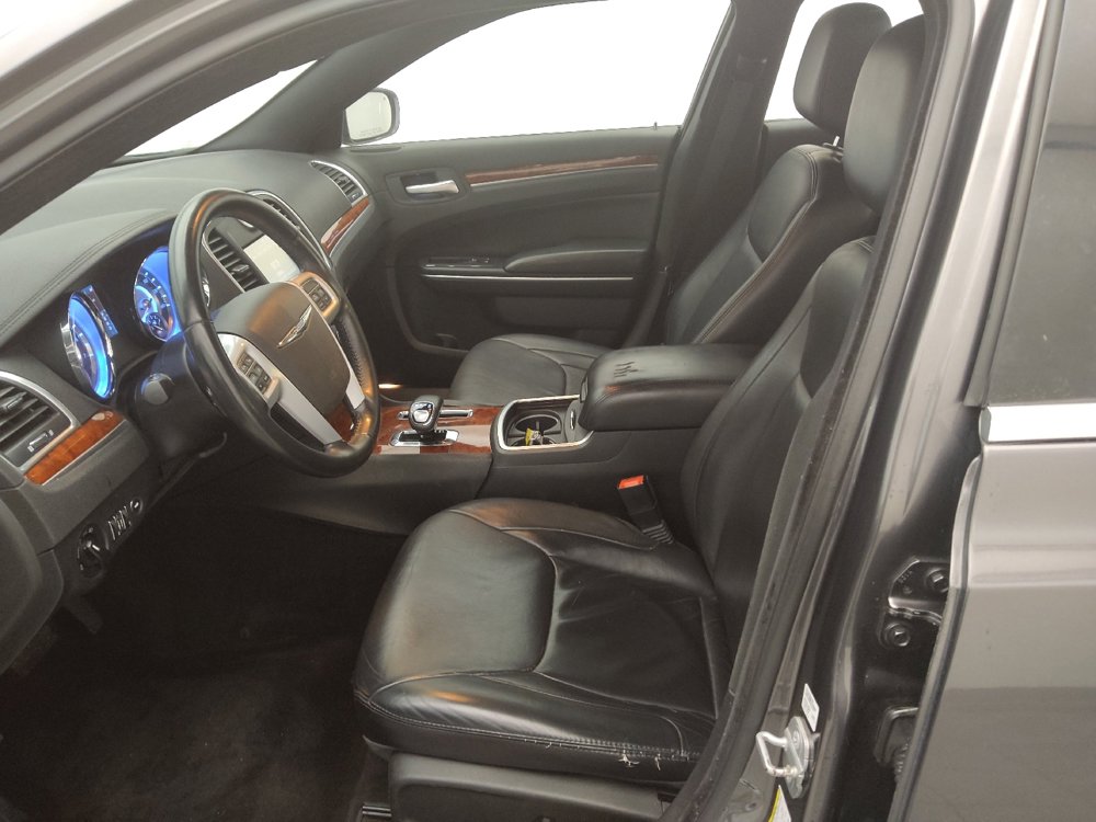 Used 2014 Chrysler 300 image 17
