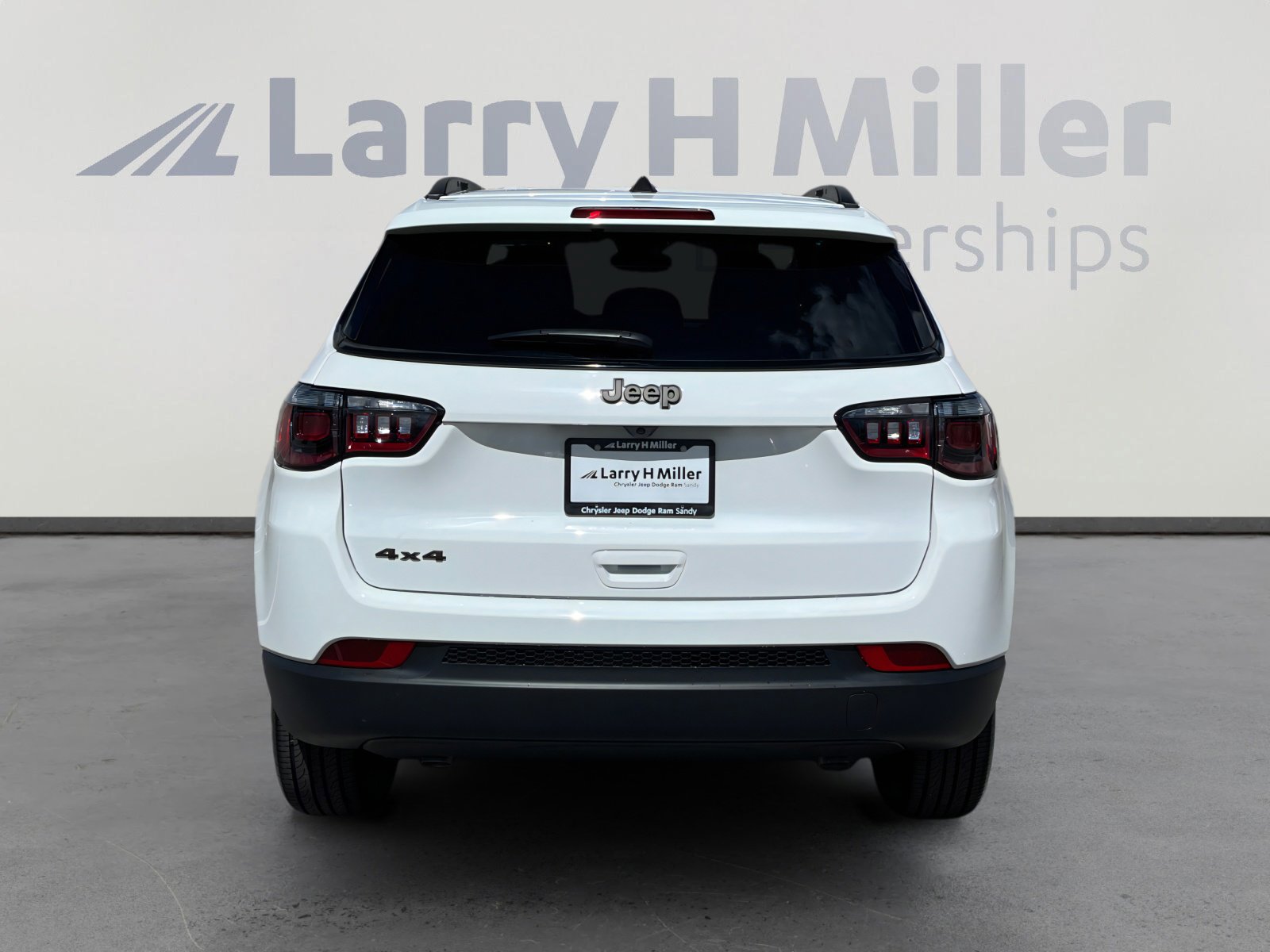 New 2026 Jeep Compass Latitude image 4