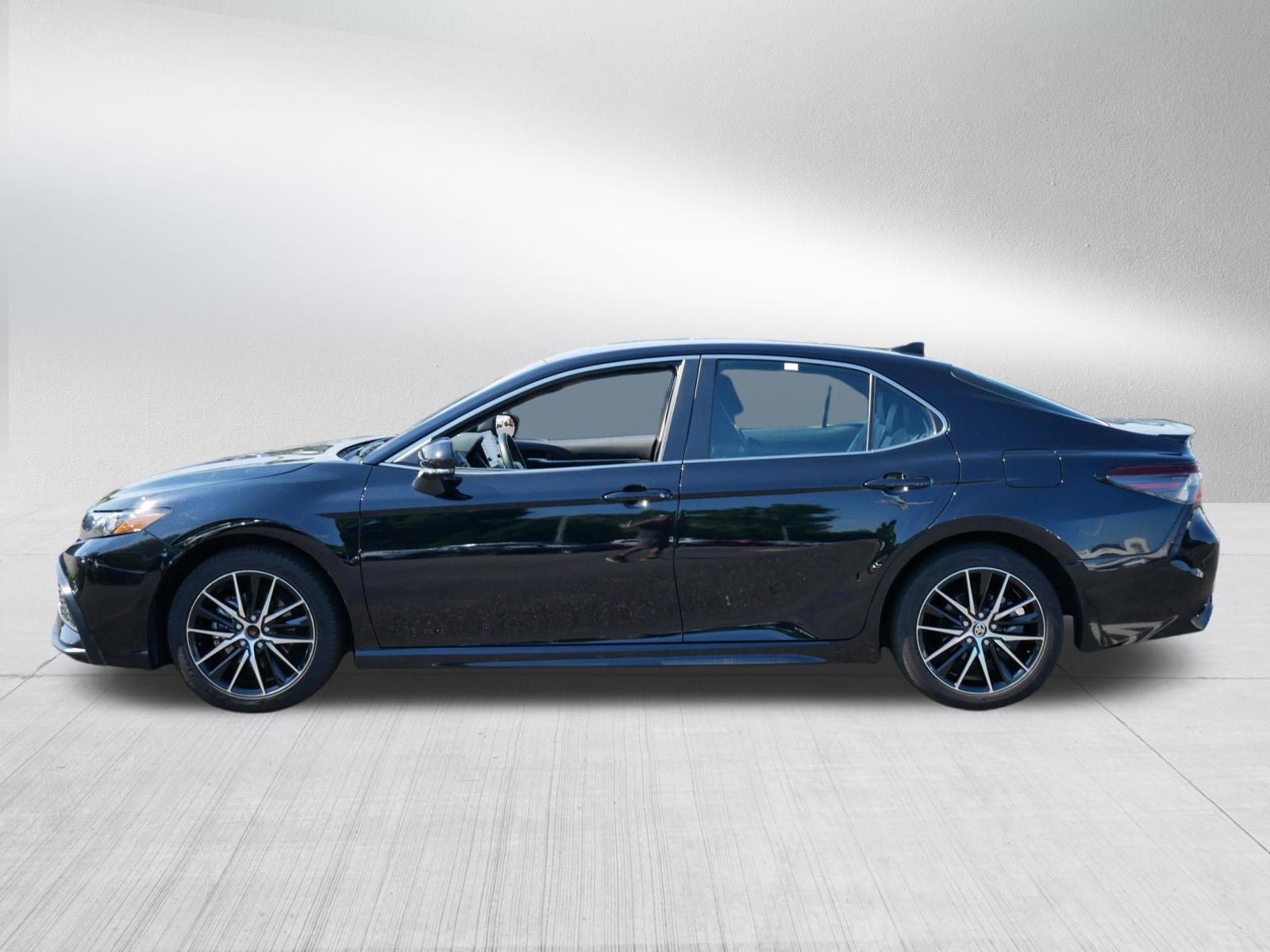 Certified 2024 Toyota Camry SE FWD image 4