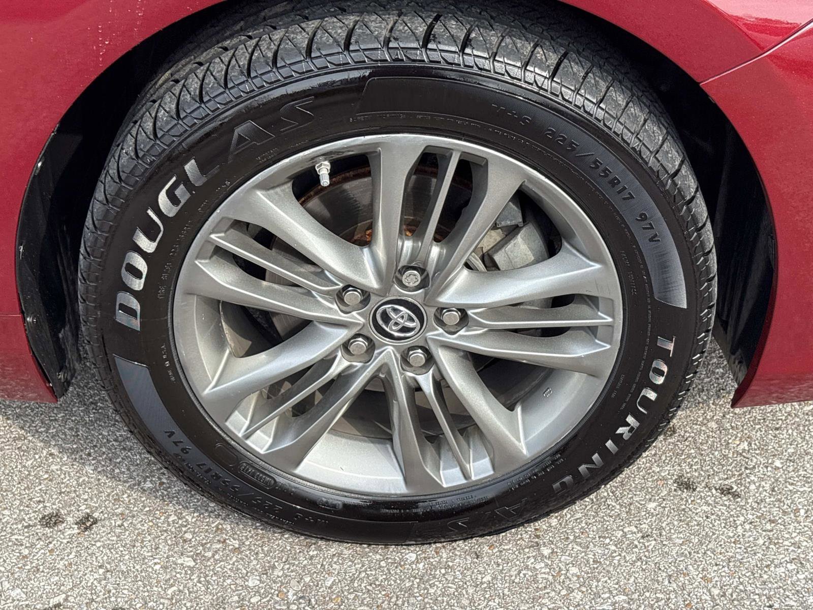 Used 2016 Toyota Camry SE image 10