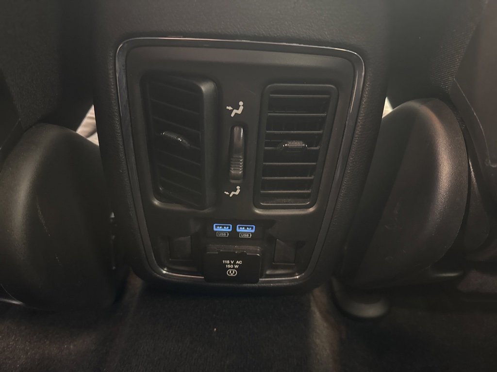 Used 2022 Jeep Grand Cherokee Limited image 29