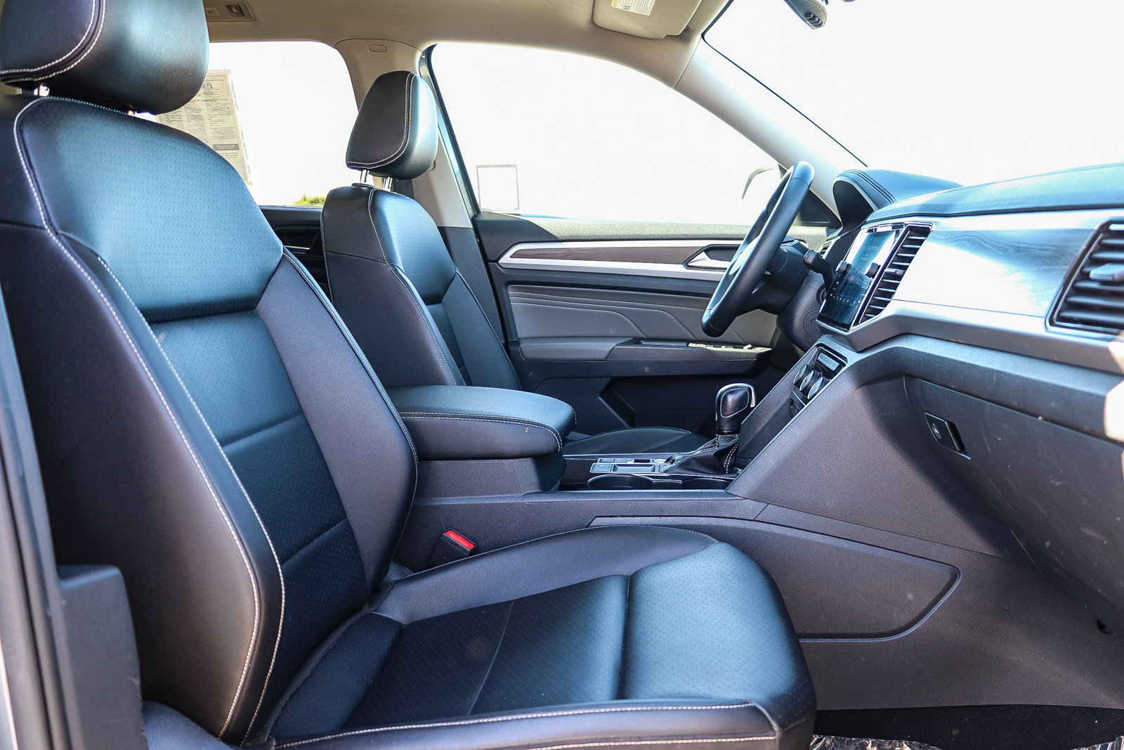 Used 2023 Volkswagen Atlas SE w/ Panoramic Sunroof Package FWD image 17