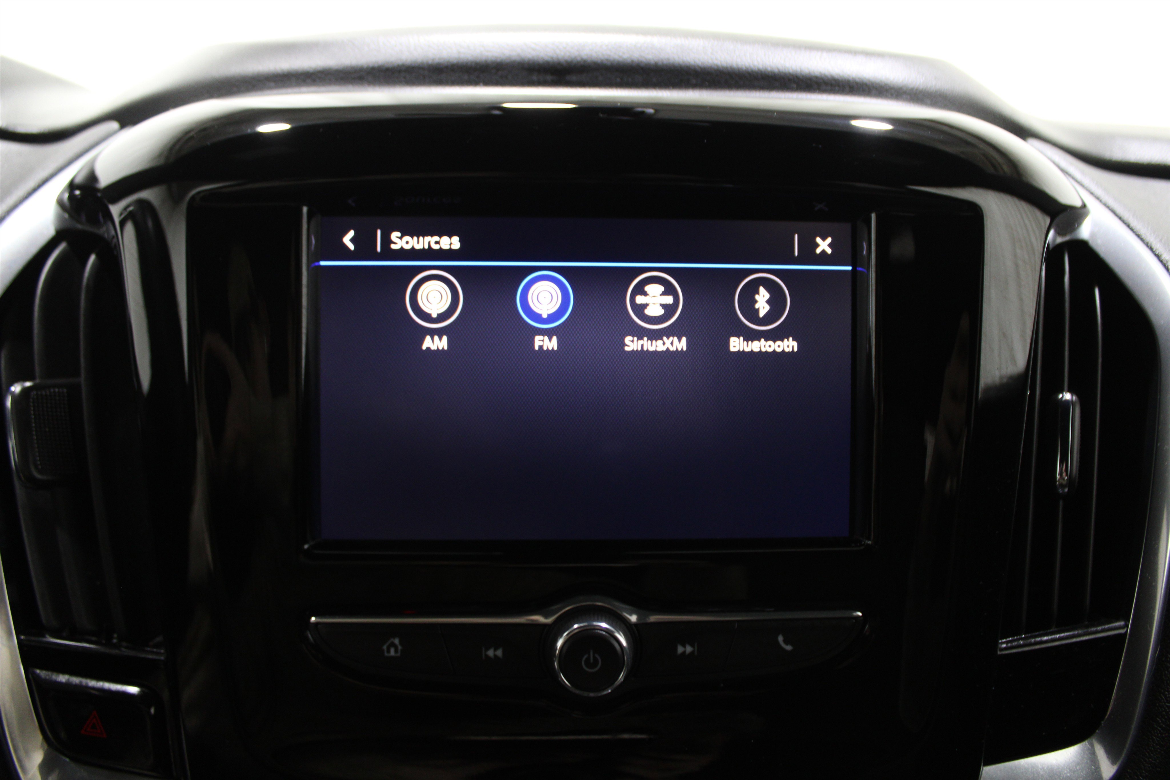 Used 2023 Chevrolet Traverse LT image 16