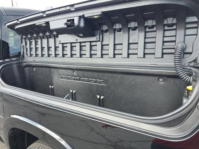 Used 2025 RAM 1500 Laramie w/ Night Edition AWD/4WD image 5