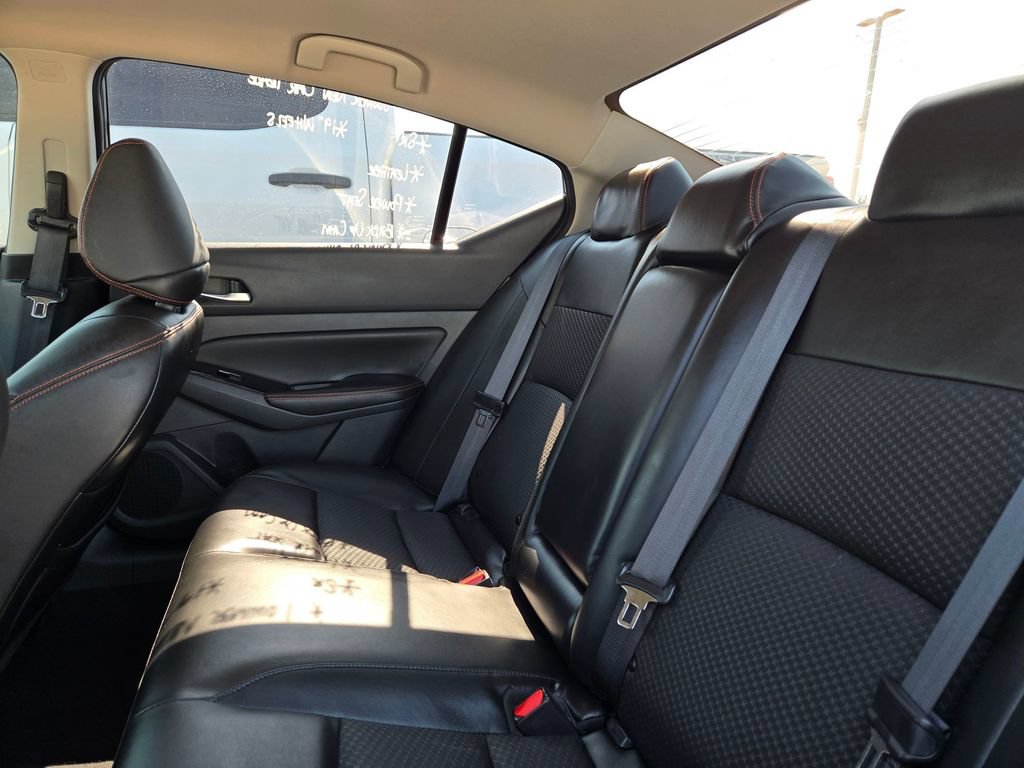 Used 2024 Nissan Altima 2.5 SR FWD image 14