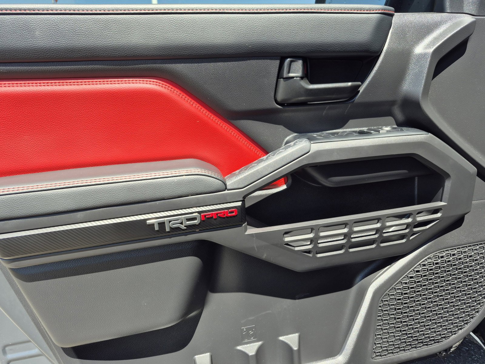 Certified 2025 Toyota Tacoma TRD Pro AWD/4WD image 14