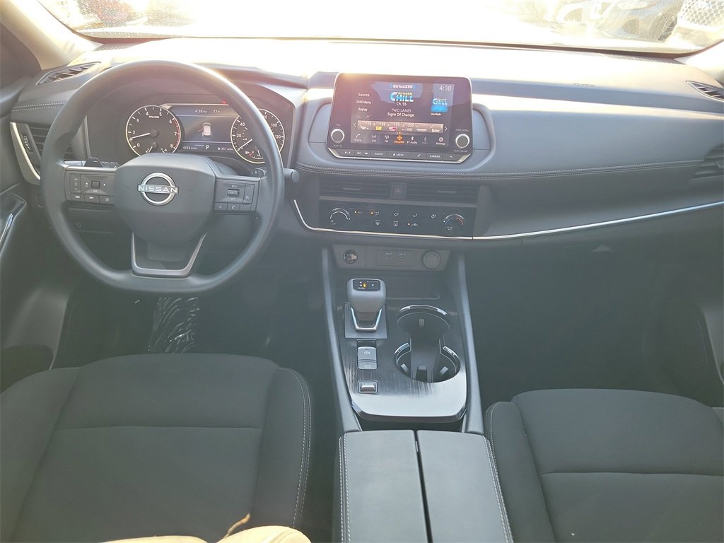 Used 2025 Nissan Rogue S image 15