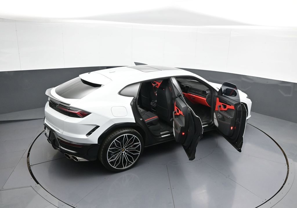 Used 2025 Lamborghini Urus SE AWD/4WD image 50