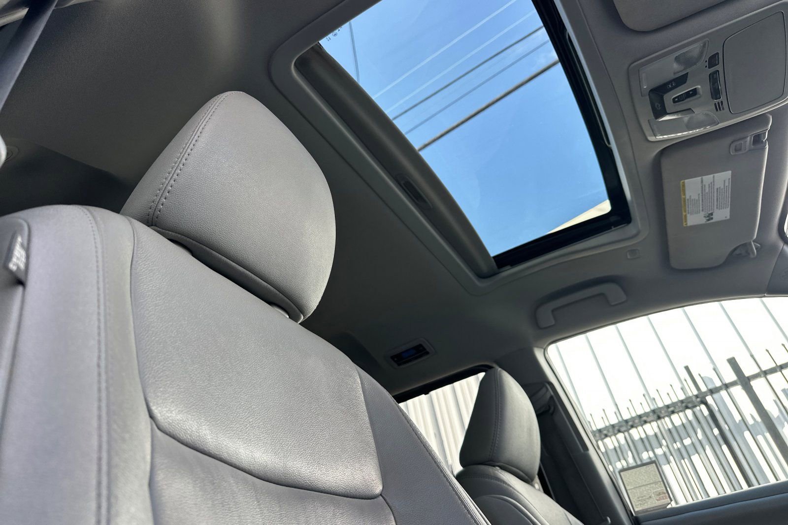 Used 2020 Toyota Sienna XLE FWD image 19