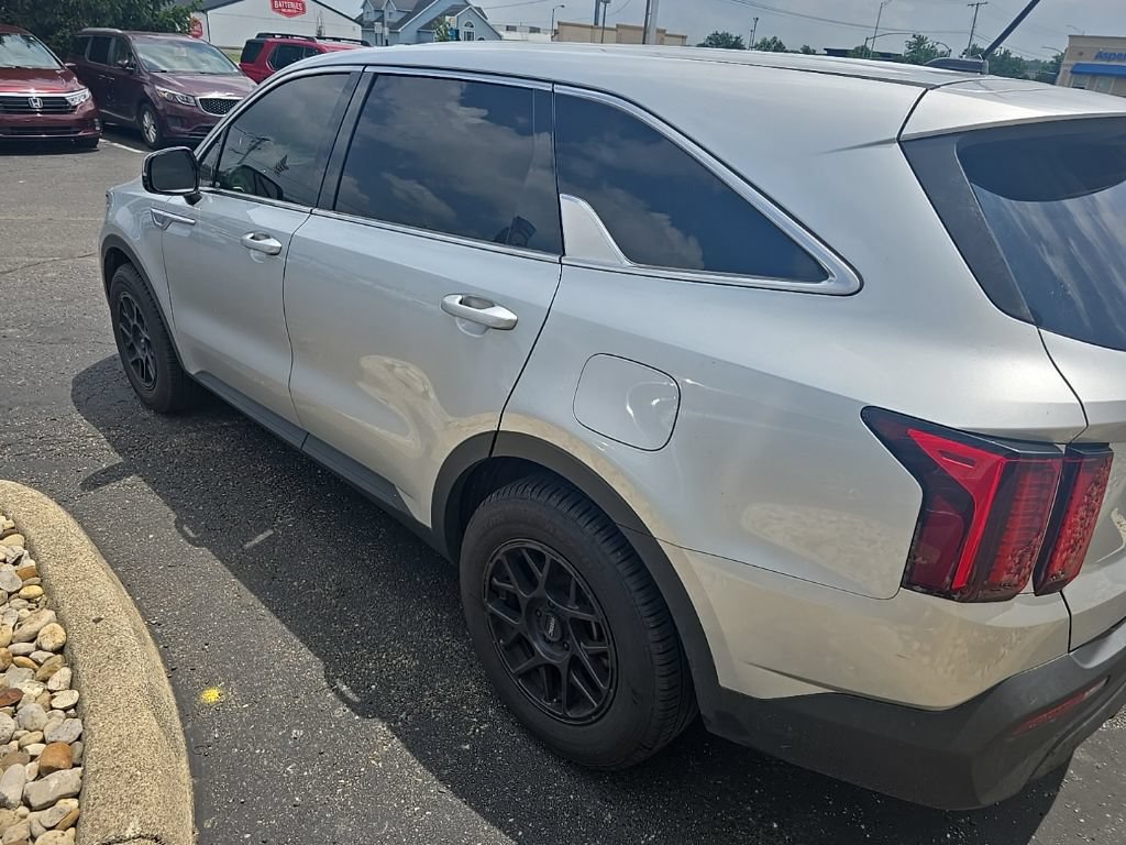 Used 2021 Kia Sorento LX FWD image 5