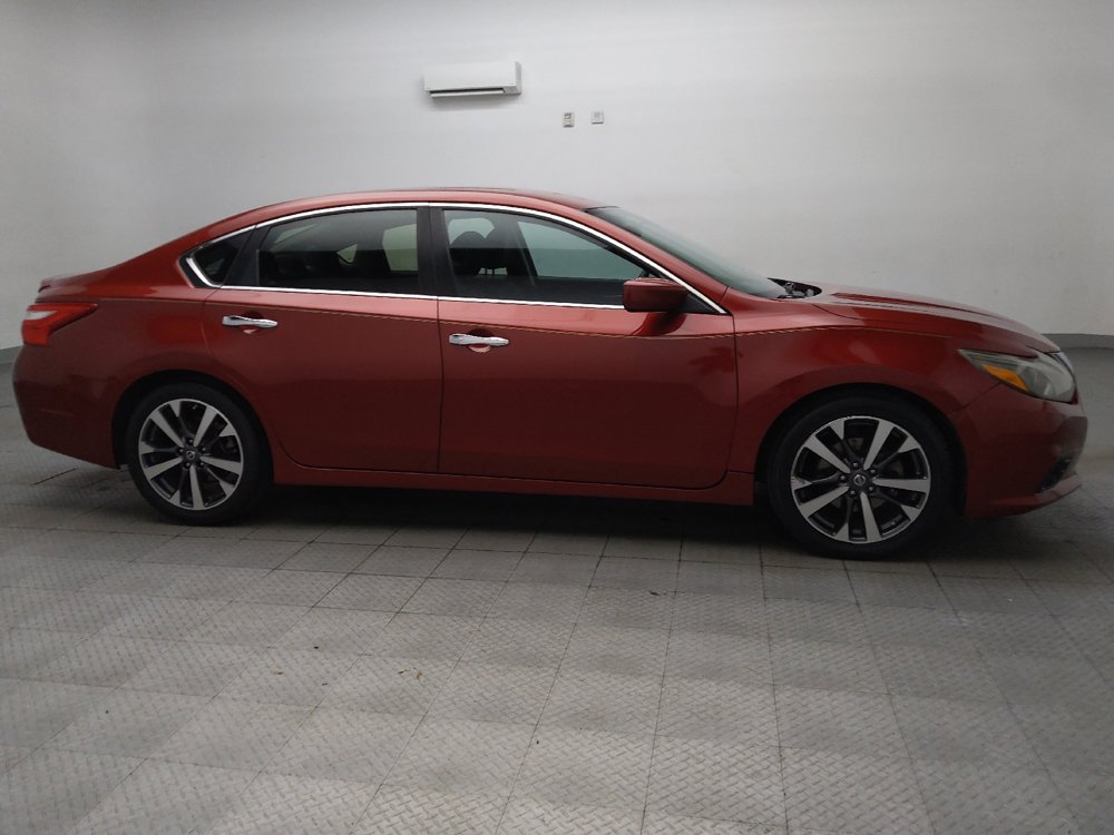 Used 2016 Nissan Altima 2.5 SR FWD image 11