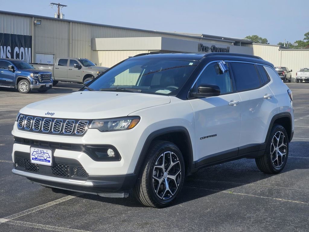 Used 2024 Jeep Compass Limited video 3