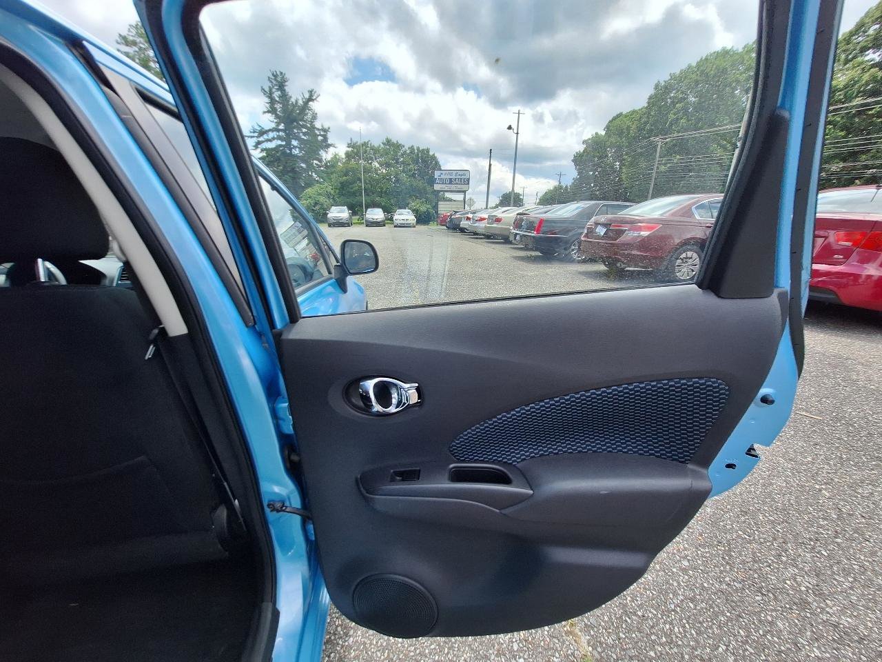 Used 2014 Nissan Versa Note SV w/ SL Package FWD image 26