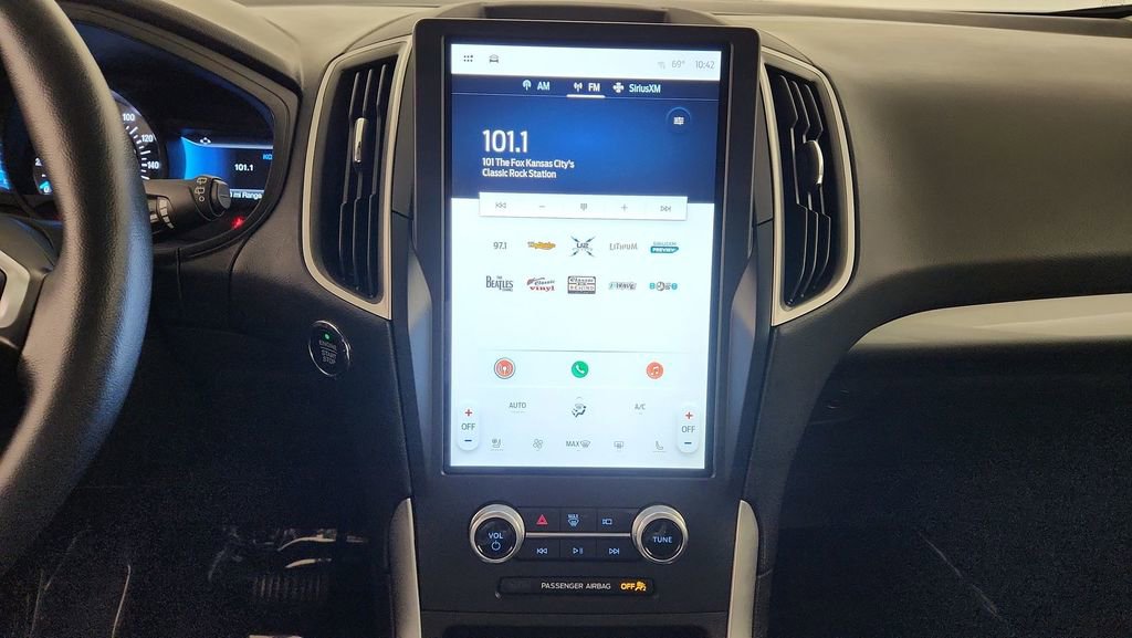 Used 2023 Ford Edge SEL w/ Convenience Package image 13