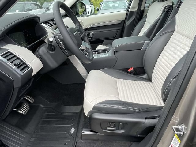 Used 2025 Land Rover Discovery Dynamic SE AWD/4WD image 10