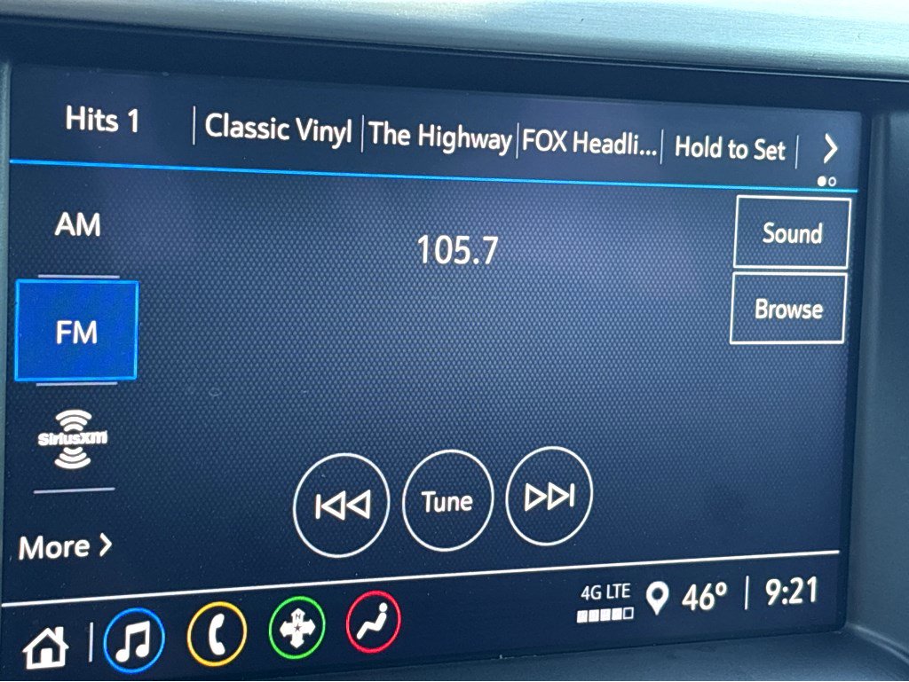 Used 2023 GMC Acadia SLE w/ Driver Convenience Package image 7