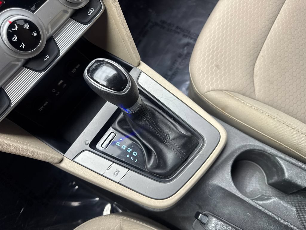 Used 2019 Hyundai Elantra SE FWD image 55