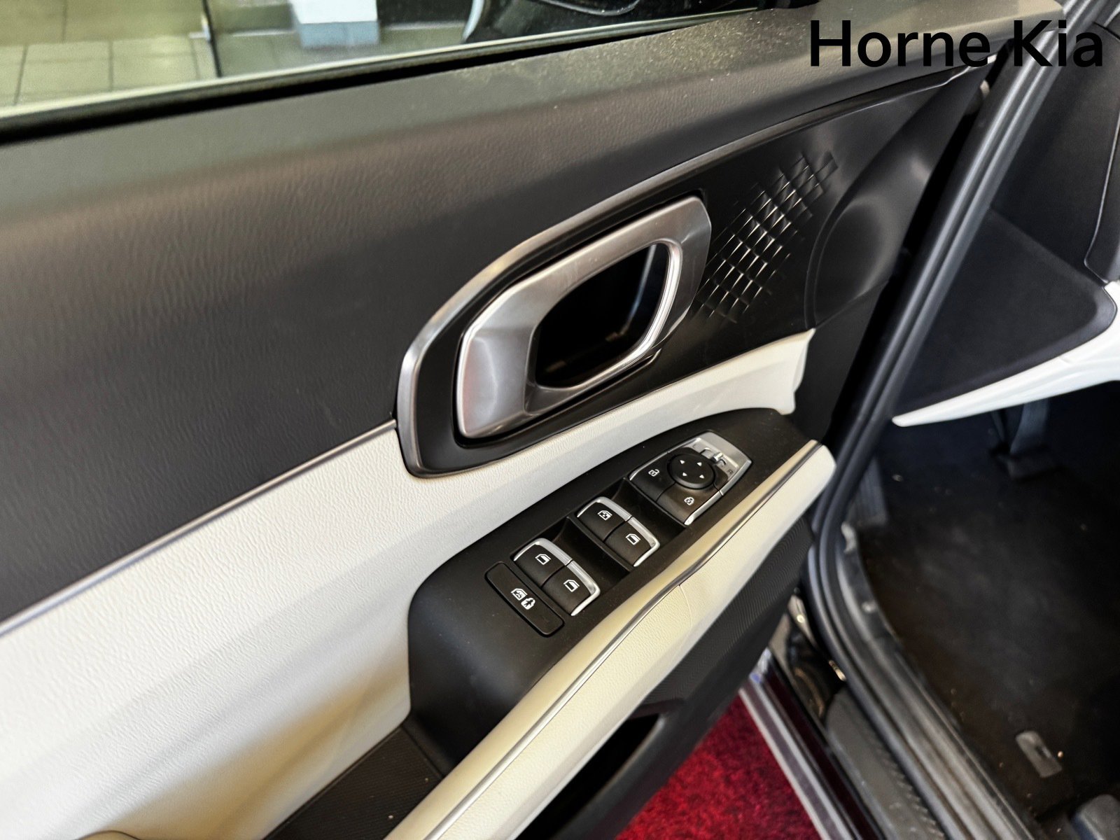 New 2025 Kia Sorento EX image 10